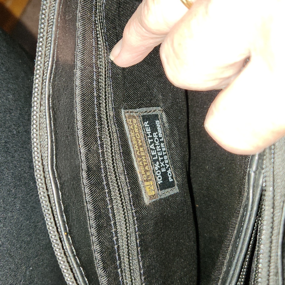 Great American Leather Works purse - Picture 9 of 9